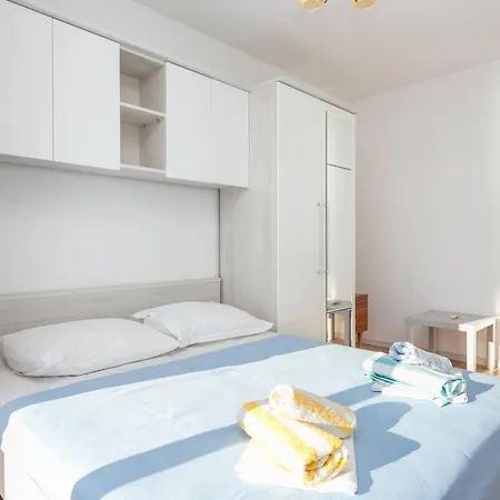 With A Parking Space Brela, Makarska - 21796 شقة