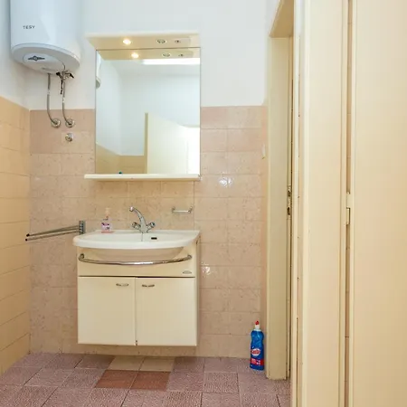 With A Parking Space Brela, Makarska - 21796 شقة بريلا
